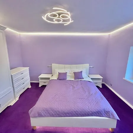 Neonowy Apartamento