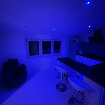 Neonowy *